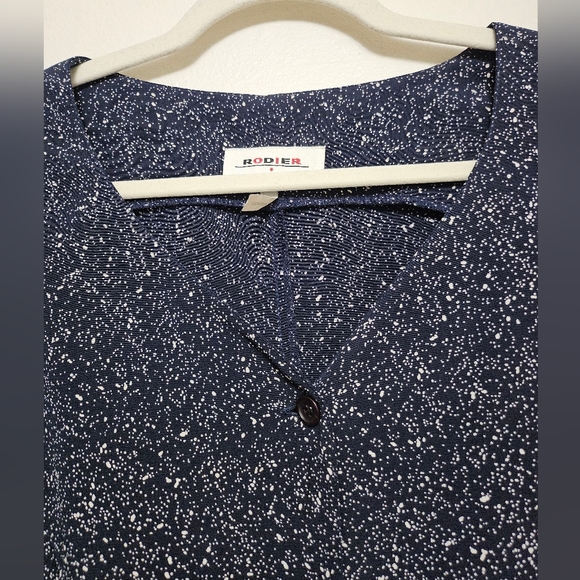 Rodier Blouse Button Up Navy Blue V-Neck Side Slits Sz L France - Picture 3 of 10